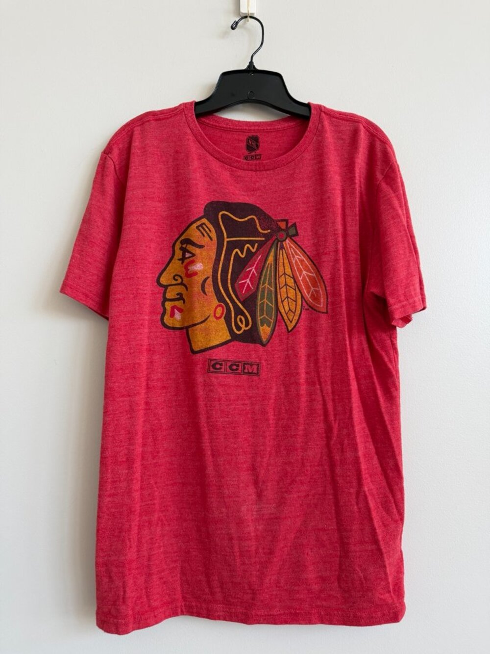 CCM Chicago Blackhawks NHL Tri-Blend Graphic Tee Medium Red Heather